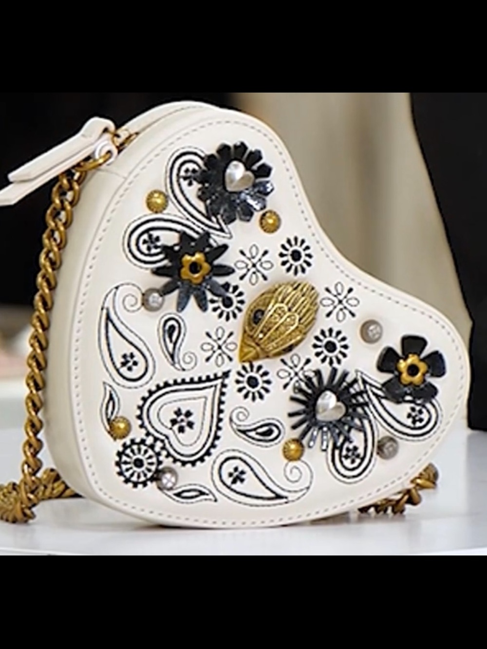 NWT Kurt Geiger London leather Heart-Shaped Embellished Crossbody Gold Chain
